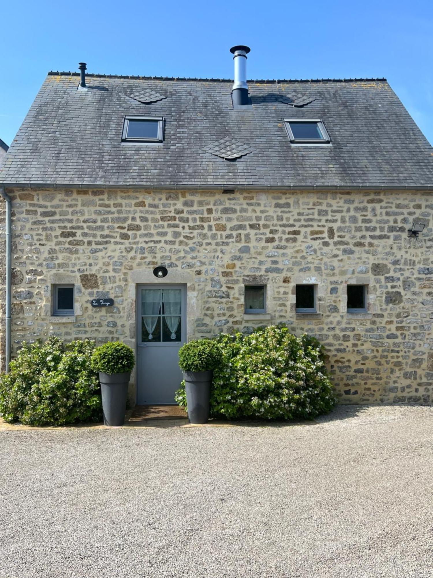 La Forge, Gite Familial,A Sainte Mere Eglise Villa Buitenkant foto